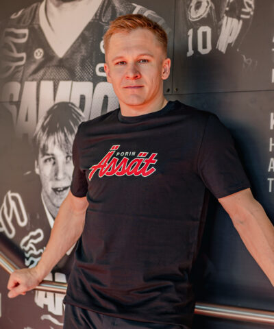 T-paita Ässät retroscript
